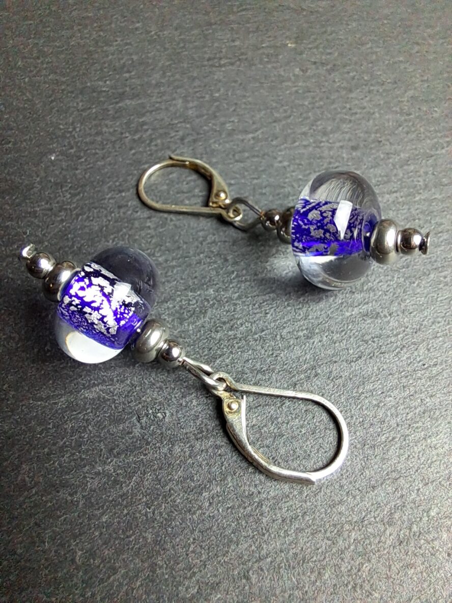 QUENTIN VALENTIN, BOUCLES D’OREILLES CRISTAL DE MURANO FEUILLE ARGENT 999 1000 BLEU COBALT ; 3