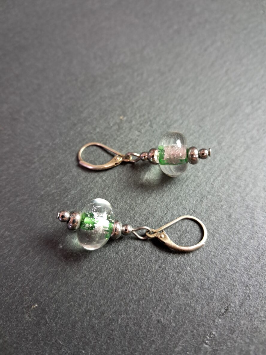QUENTIN VALENTIN, BOUCLES D’OREILLES CRISTAL DE MURANO FEUILLE ARGENT 999 1000 VERT EMERAUDE ; 1