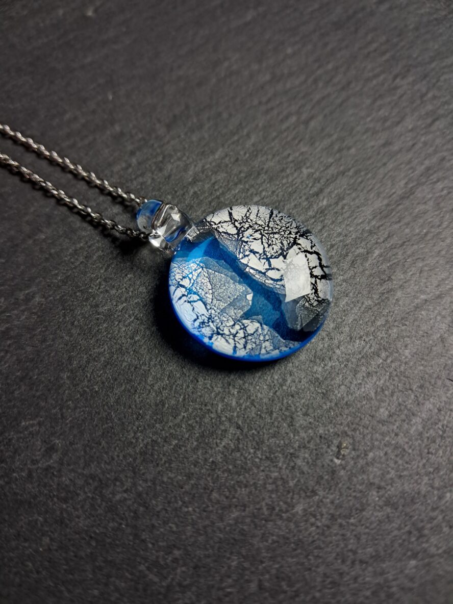 Eclats d’Argent, Pendentif, Bleu Ciel. - QUENTIN VALENTIN, COLLIER PENDENTIF CRISTAL DE MURANO FEUILLE ARGENT 999 1000 BLEU CIEL ; 2