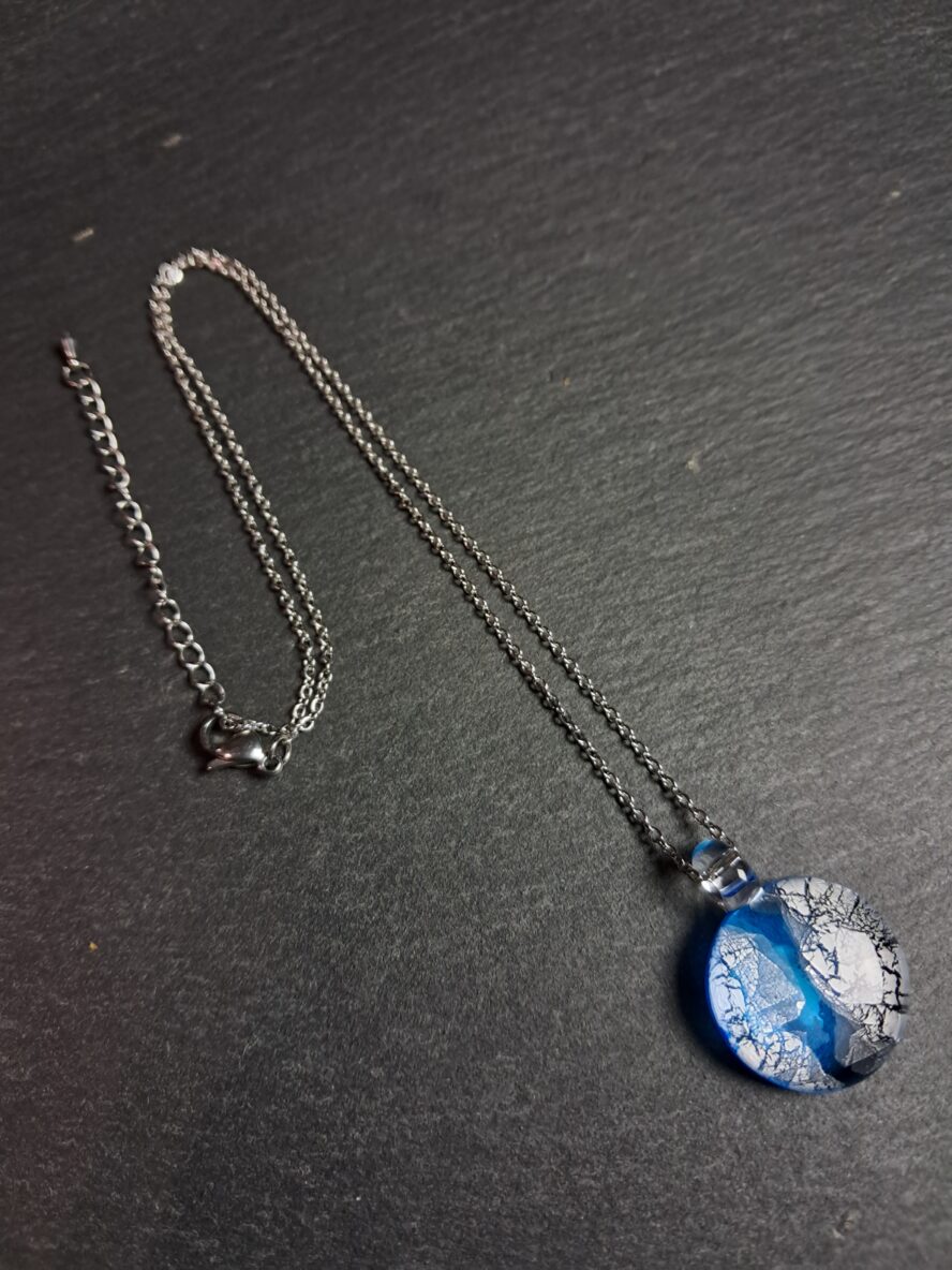 Eclats d’Argent, Pendentif, Bleu Ciel. - QUENTIN VALENTIN, COLLIER PENDENTIF CRISTAL DE MURANO FEUILLE ARGENT 999 1000 BLEU CIEL ; 3