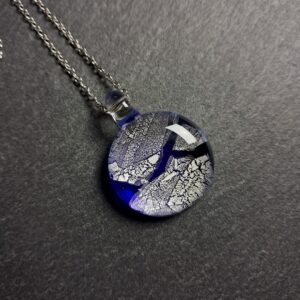 Eclats d’Argent, Pendentif, Bleu Cobalt. - QUENTIN VALENTIN, COLLIER PENDENTIF CRISTAL DE MURANO FEUILLE ARGENT 999 1000 BLEU COBALT ; 3