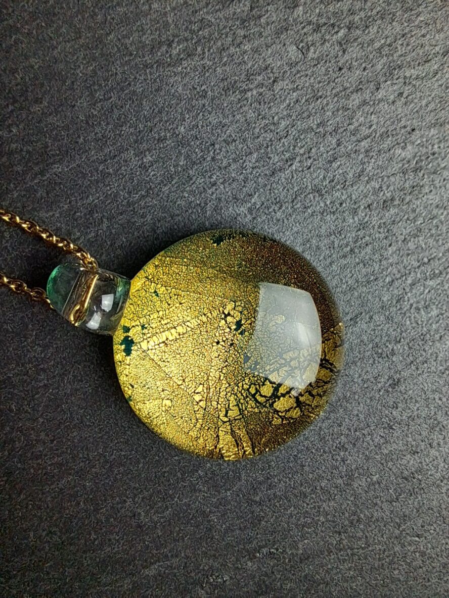 QUENTIN VALENTIN, COLLIER PENDENTIF CRISTAL DE MURANO FEUILLE OR 24 CARATS BLEU VERT ; 3