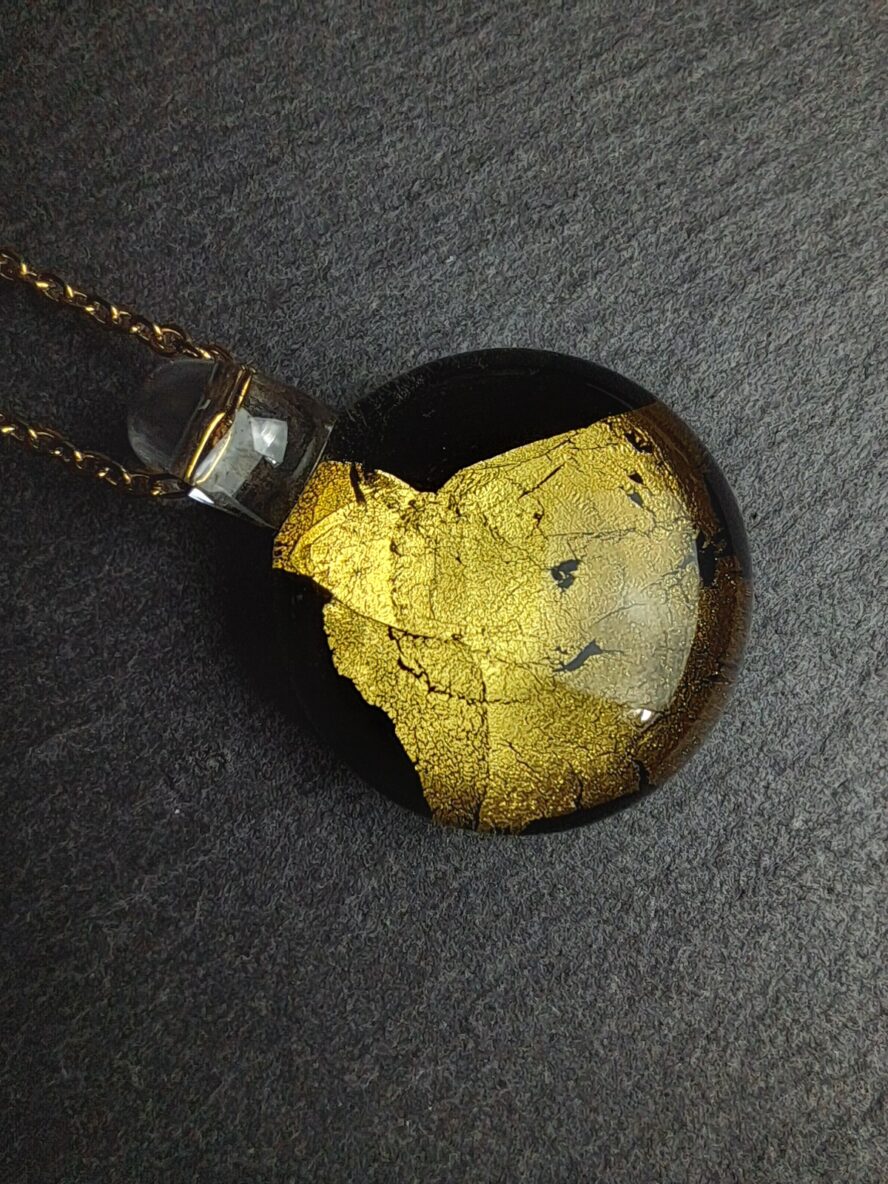 QUENTIN VALENTIN, COLLIER PENDENTIF CRISTAL DE MURANO FEUILLE OR 24 CARATS NOIR ; 3