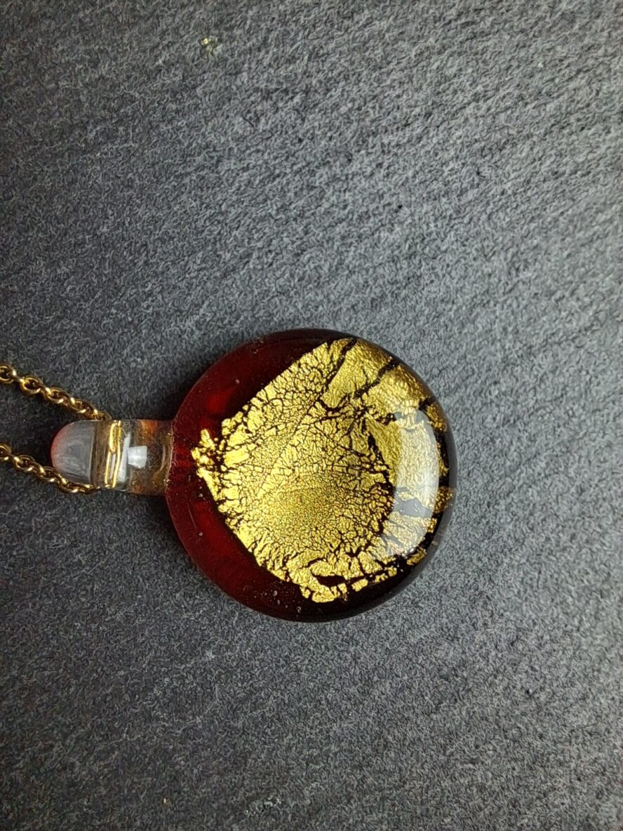 QUENTIN VALENTIN, COLLIER PENDENTIF CRISTAL DE MURANO FEUILLE OR 24 CARATS ROUGE ; 3