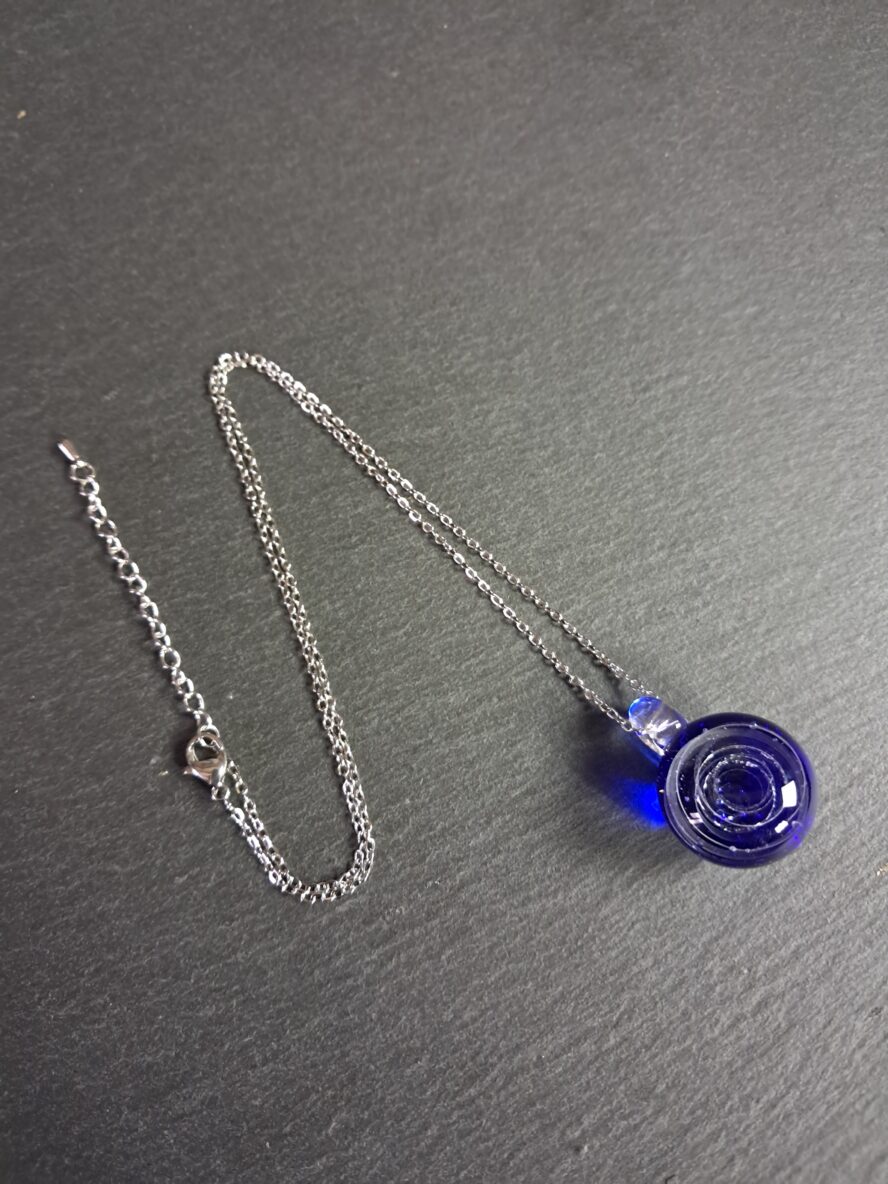 QUENTIN VALENTIN, COLLIER PENDENTIF GALAXIE TROU BLEU CRISTAL DE MURANO FEUILLE ARGENT 999 1000 ; 1