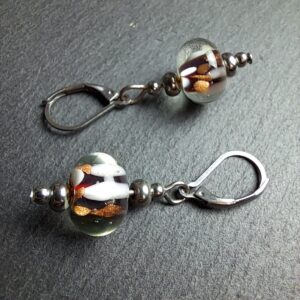 QUENTIN VALENTIN, BOUCLES D’OREILLES CRISTAL DE MURANO AVENTURINE ROUGE ; 2