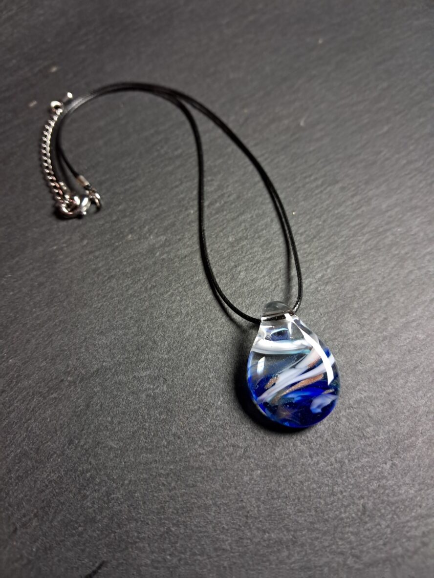 Aventurine, Pendentif Aquarium, Bleu Cobalt. - QUENTIN VALENTIN, COLLIER PENDENTIF AQUARIUM CRISTAL DE MURANO AVENTURINE BLEU COBALT ; 3