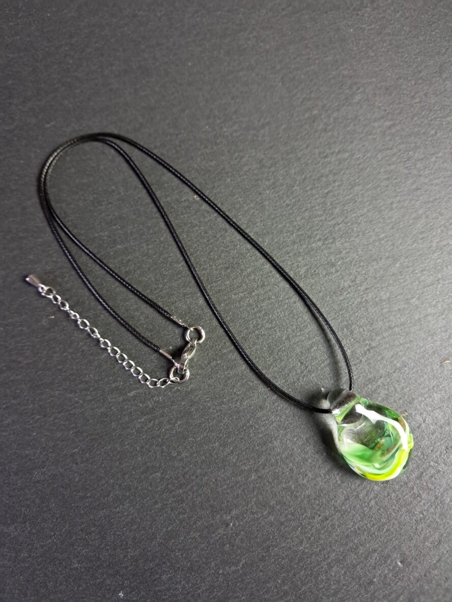 QUENTIN VALENTIN, COLLIER PENDENTIF AQUARIUM CRISTAL DE MURANO AVENTURINE VERT ; 1