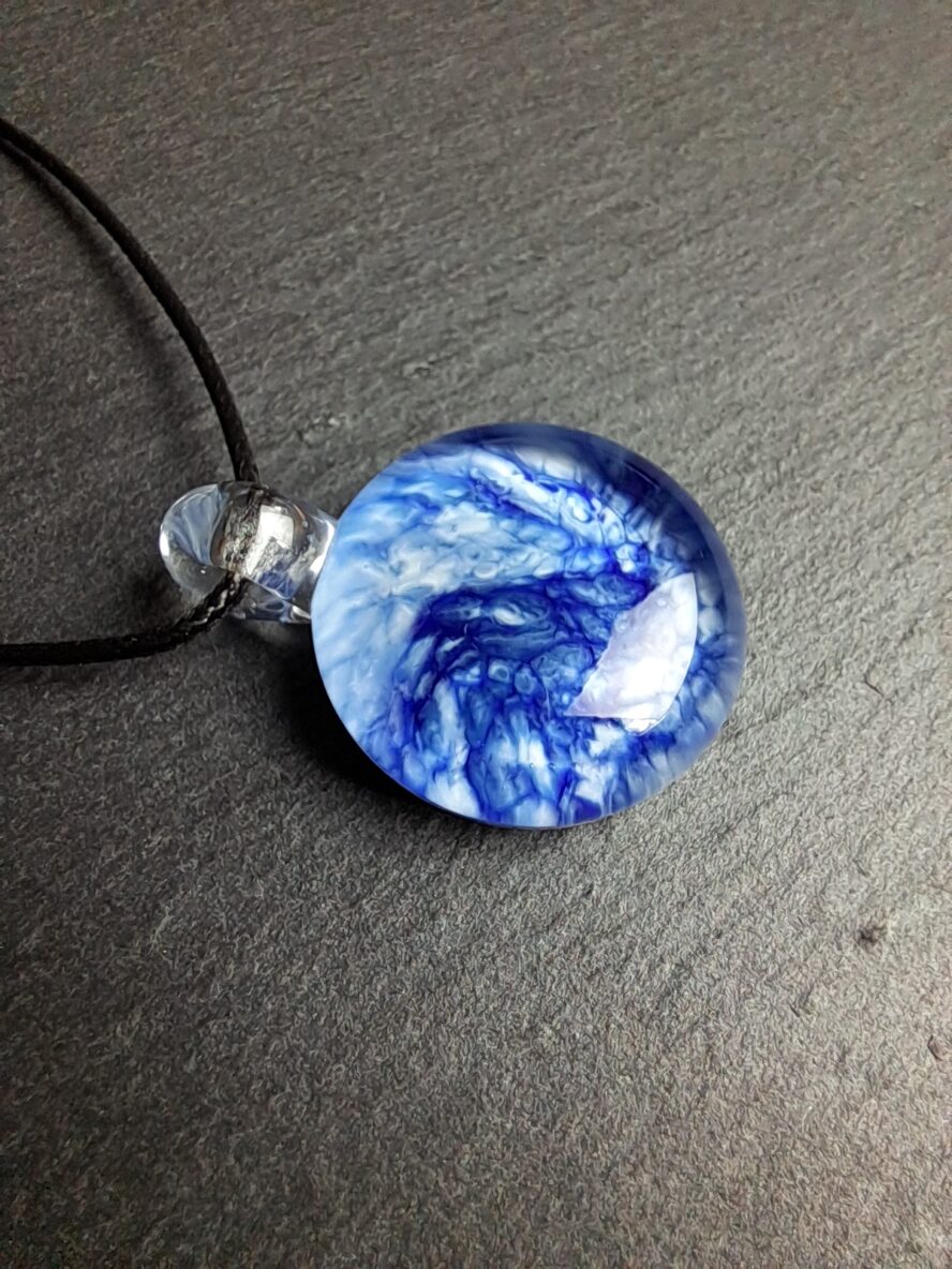QUENTIN VALENTIN, COLLIER PENDENTIF CRISTAL DE MURANO BLEU VIERZON ; 2