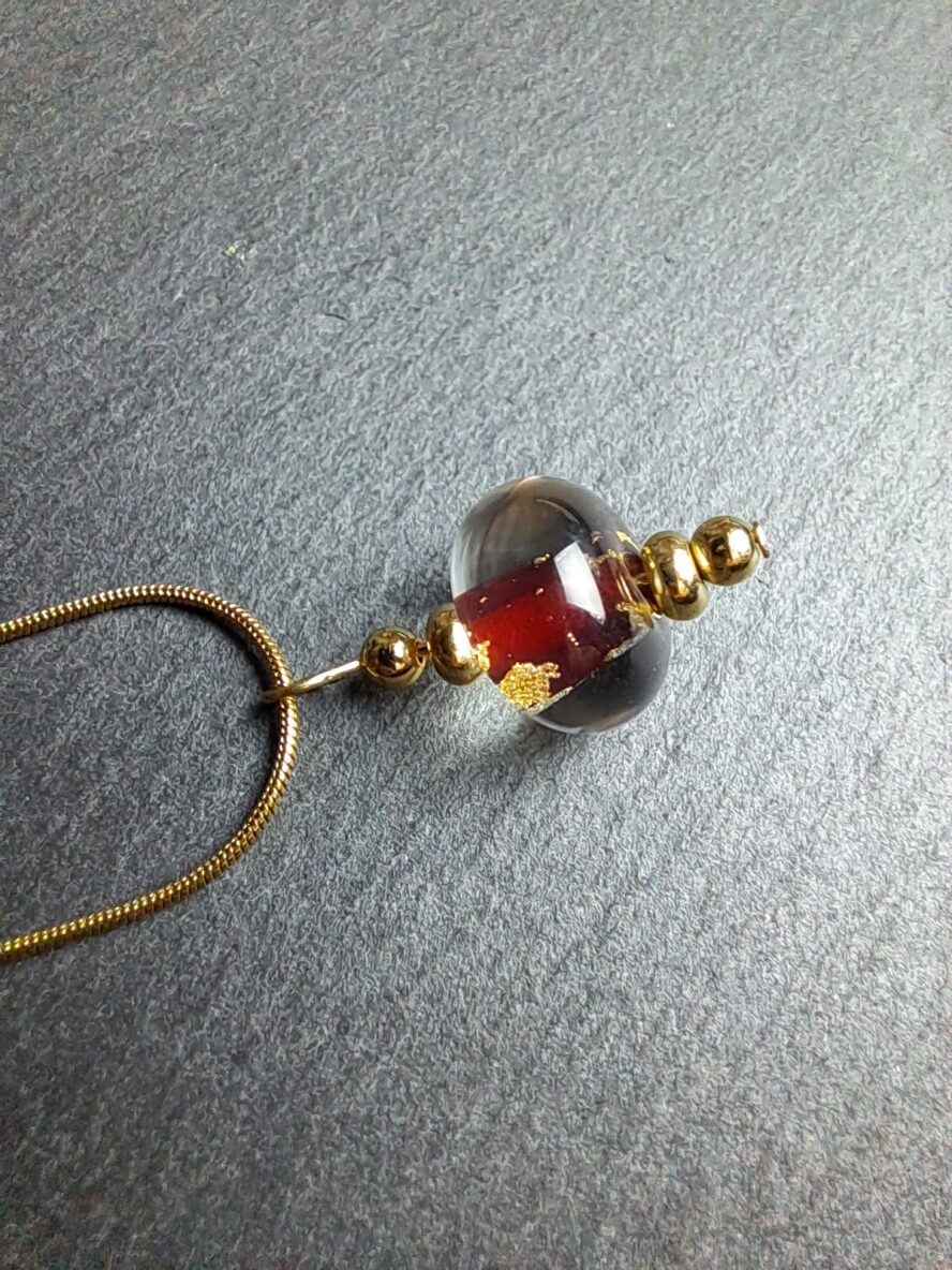 QUENTIN VALENTIN, COLLIER PENDENTIF PERLE CRISTAL DE MURANO FEUILLE OR 24 CARATS ROUGE ; 2