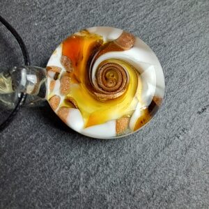 QUENTIN VALENTIN, COLLIER PENDENTIF SPIRALE CRISTAL DE MURANO AVENTURINE AMBRE ; 2