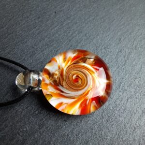 QUENTIN VALENTIN, COLLIER PENDENTIF SPIRALE CRISTAL DE MURANO AVENTURINE ROUGE ; 2